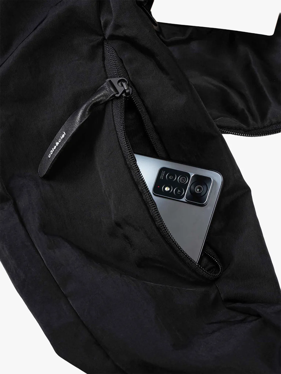 côte&ciel Hyco M Smooth Black skuldertaske sort 25L tote