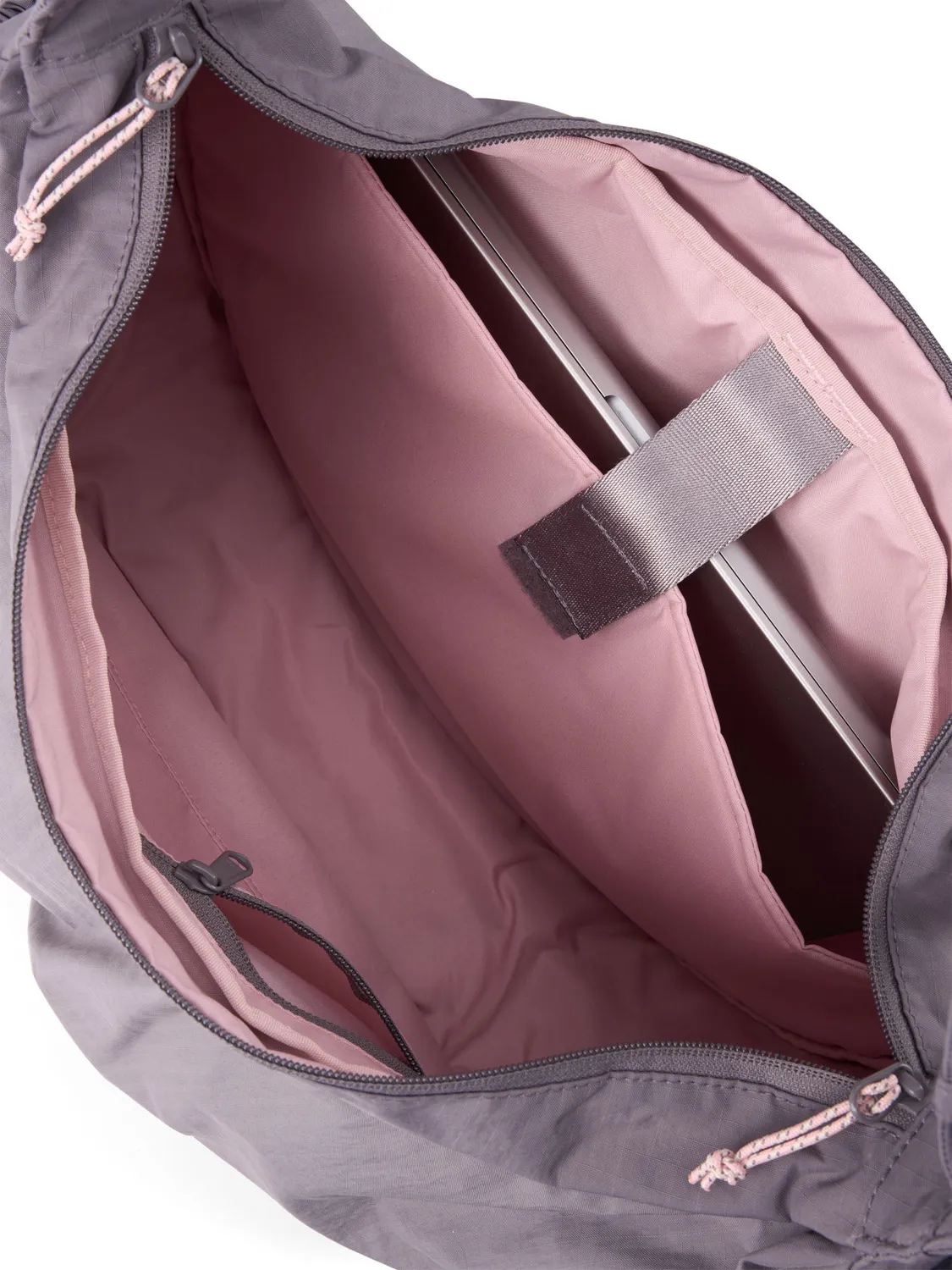 Aevor Slouchy Bag skuldertaske grå 23 liter laptop