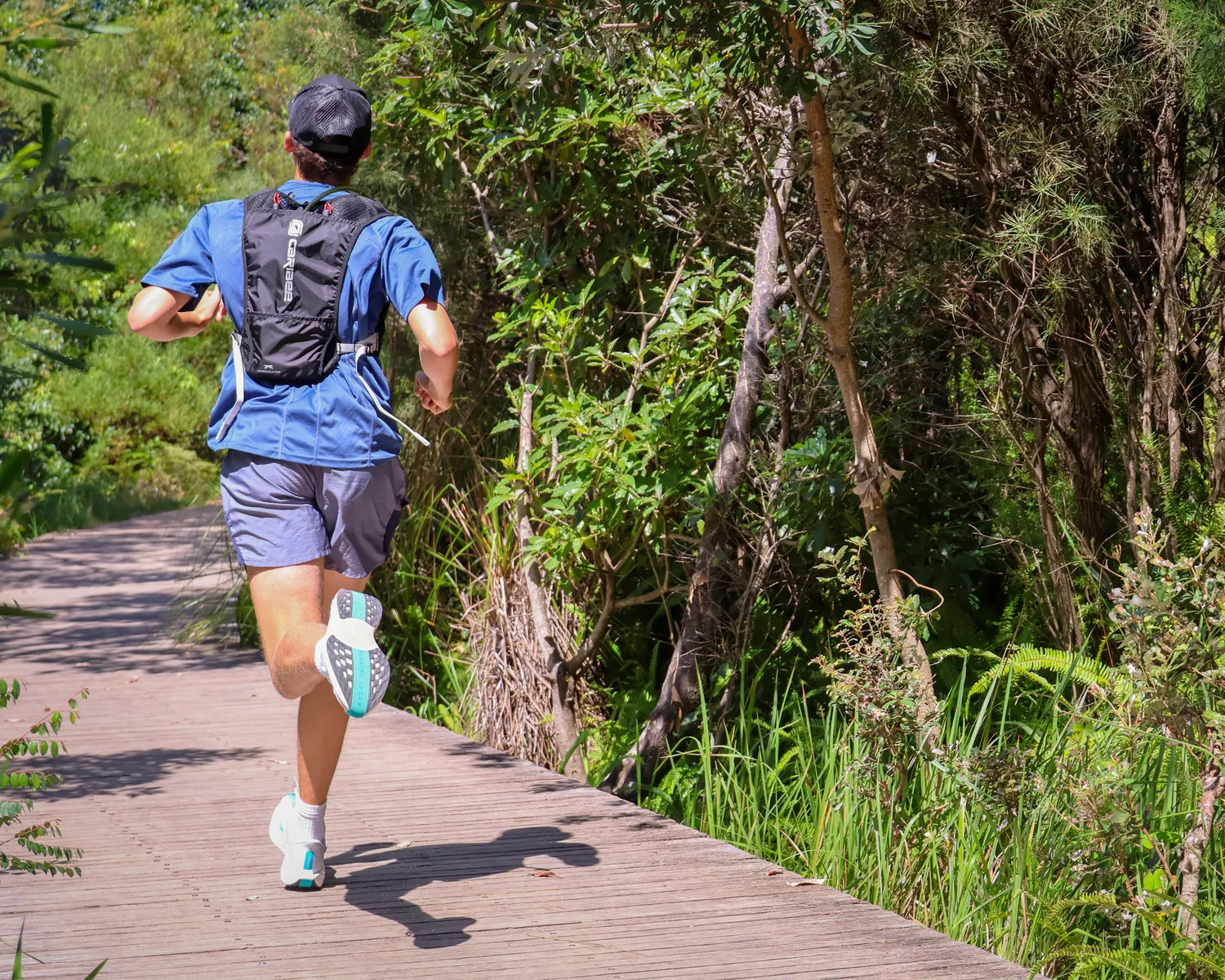 Caribee Coyote Runner 2L løbevest 2L sort