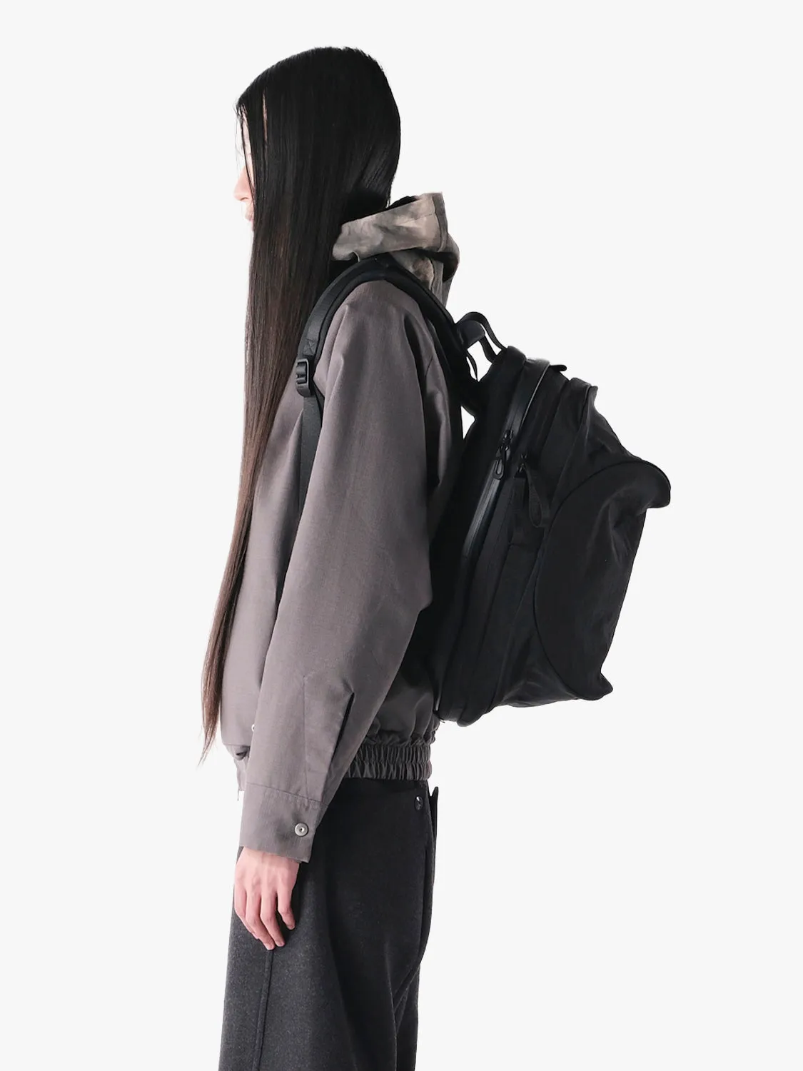côte&ciel Elvo Carbon Black rygsæk 12L laptop 14" kan udvides