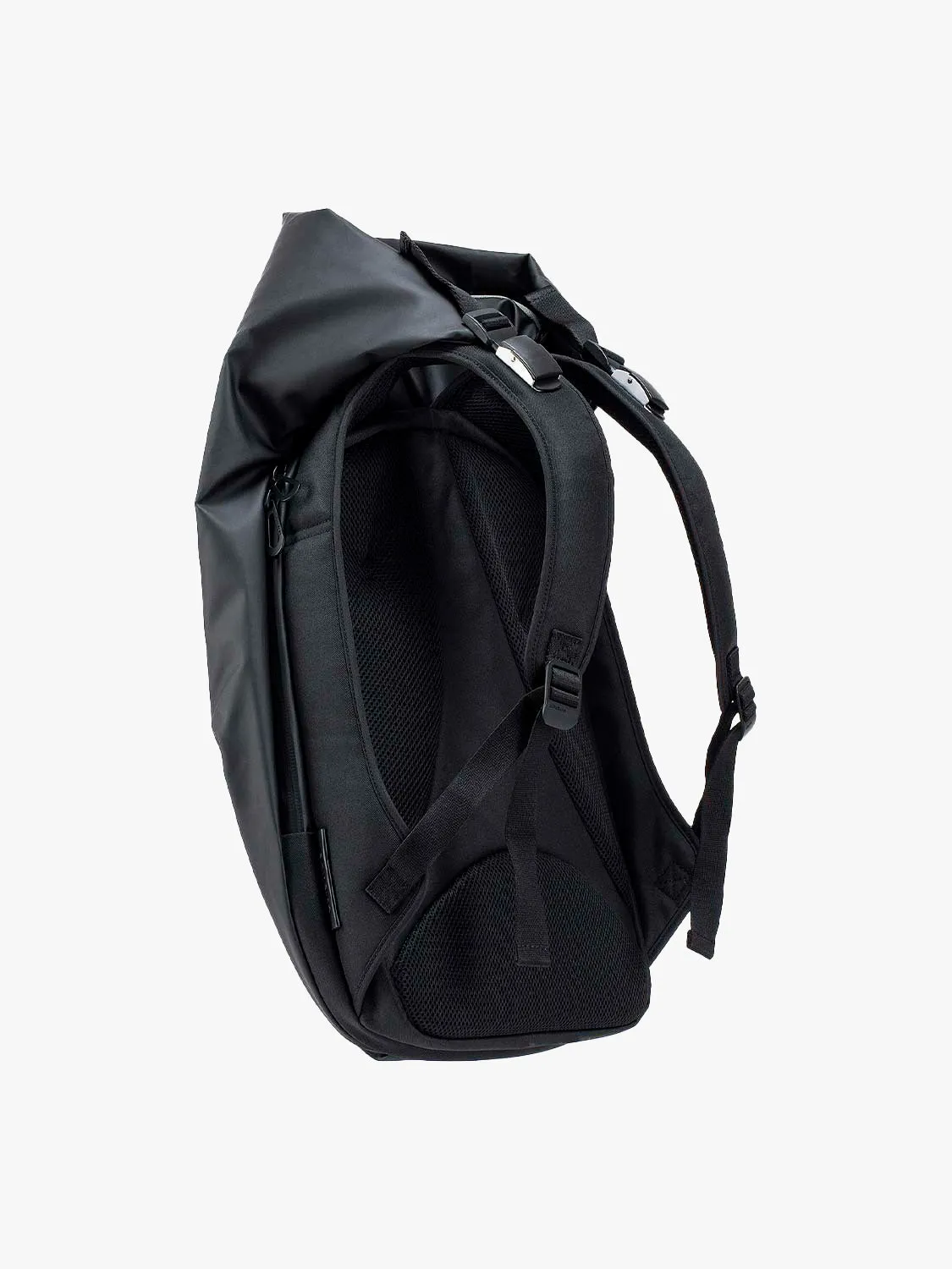 côte&ciel Nile M Obsidian Black rygsæk 5L laptop 16"