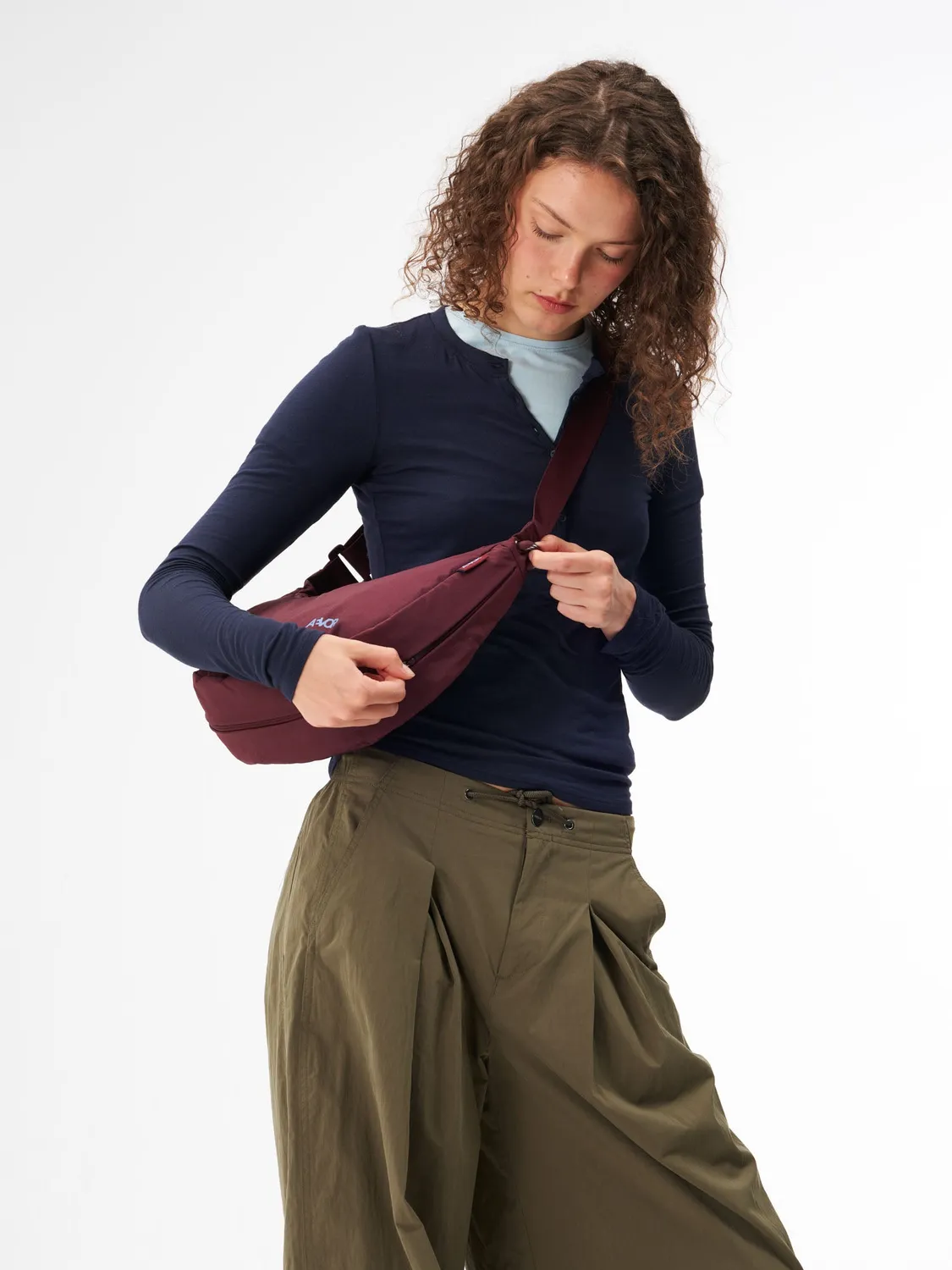 Aevor Sling Bag skuldertaske Burgundy 5,5L