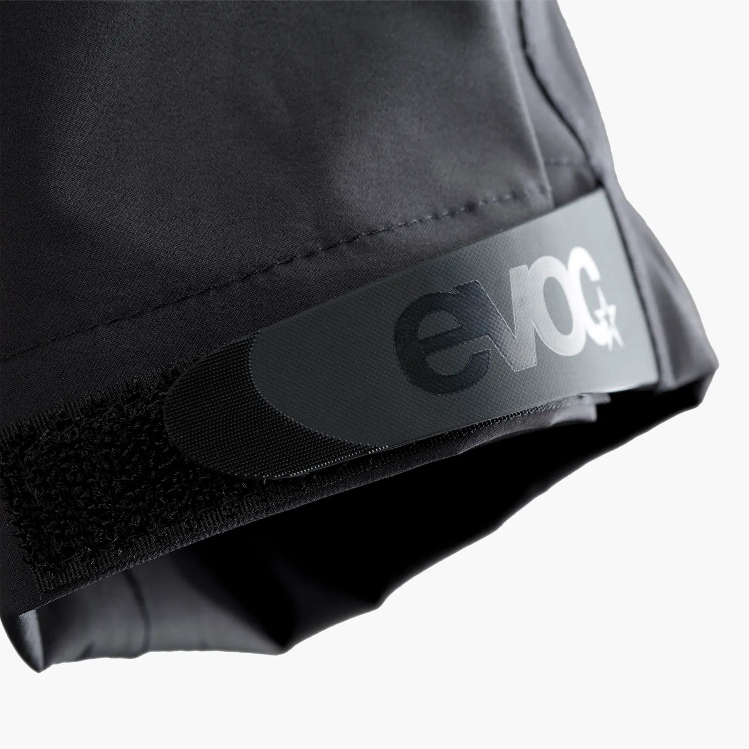 Evoc Shield Jacket jakke sort vind- og vandtæt