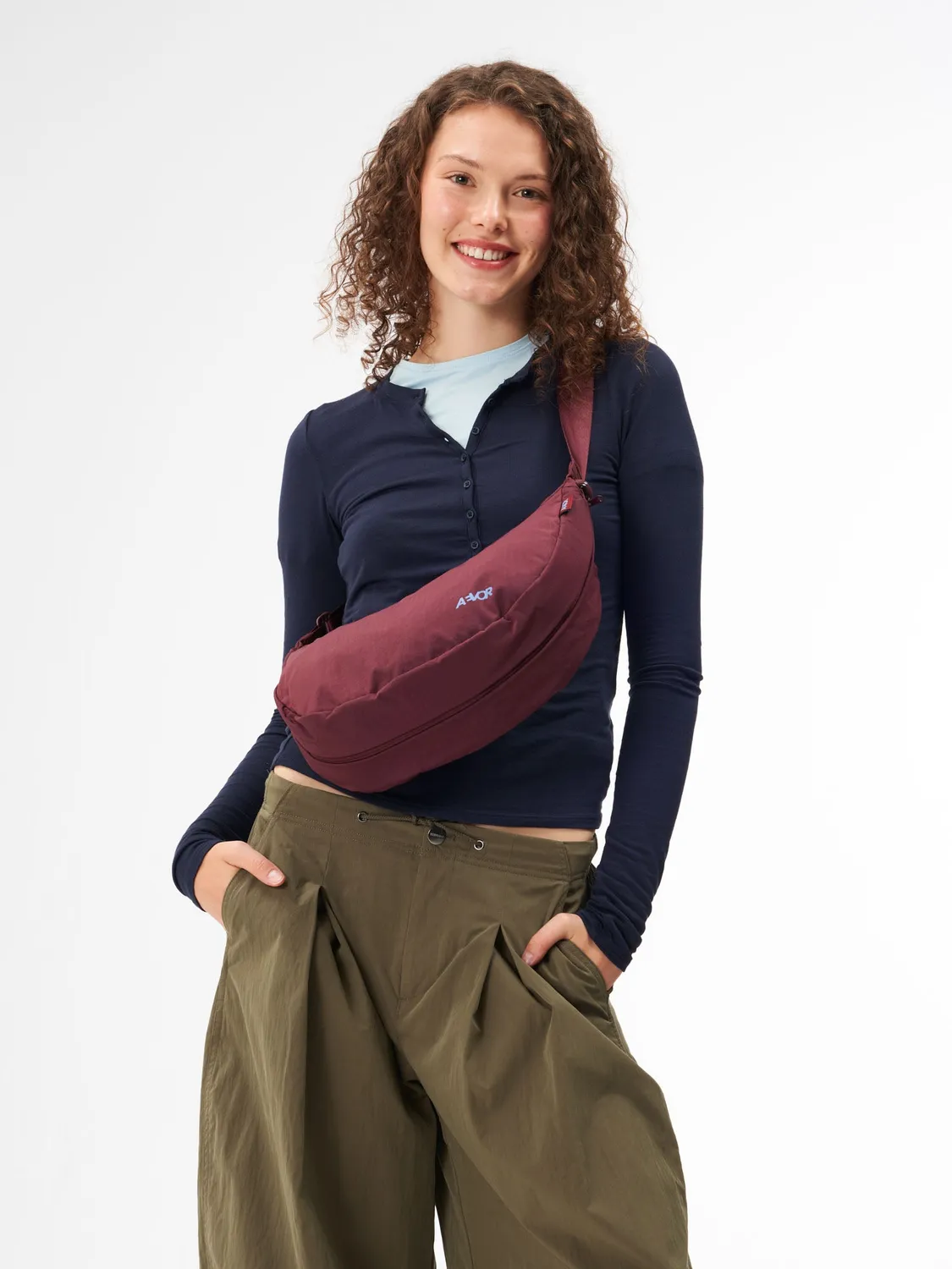 Aevor Sling Bag skuldertaske Burgundy 5,5L