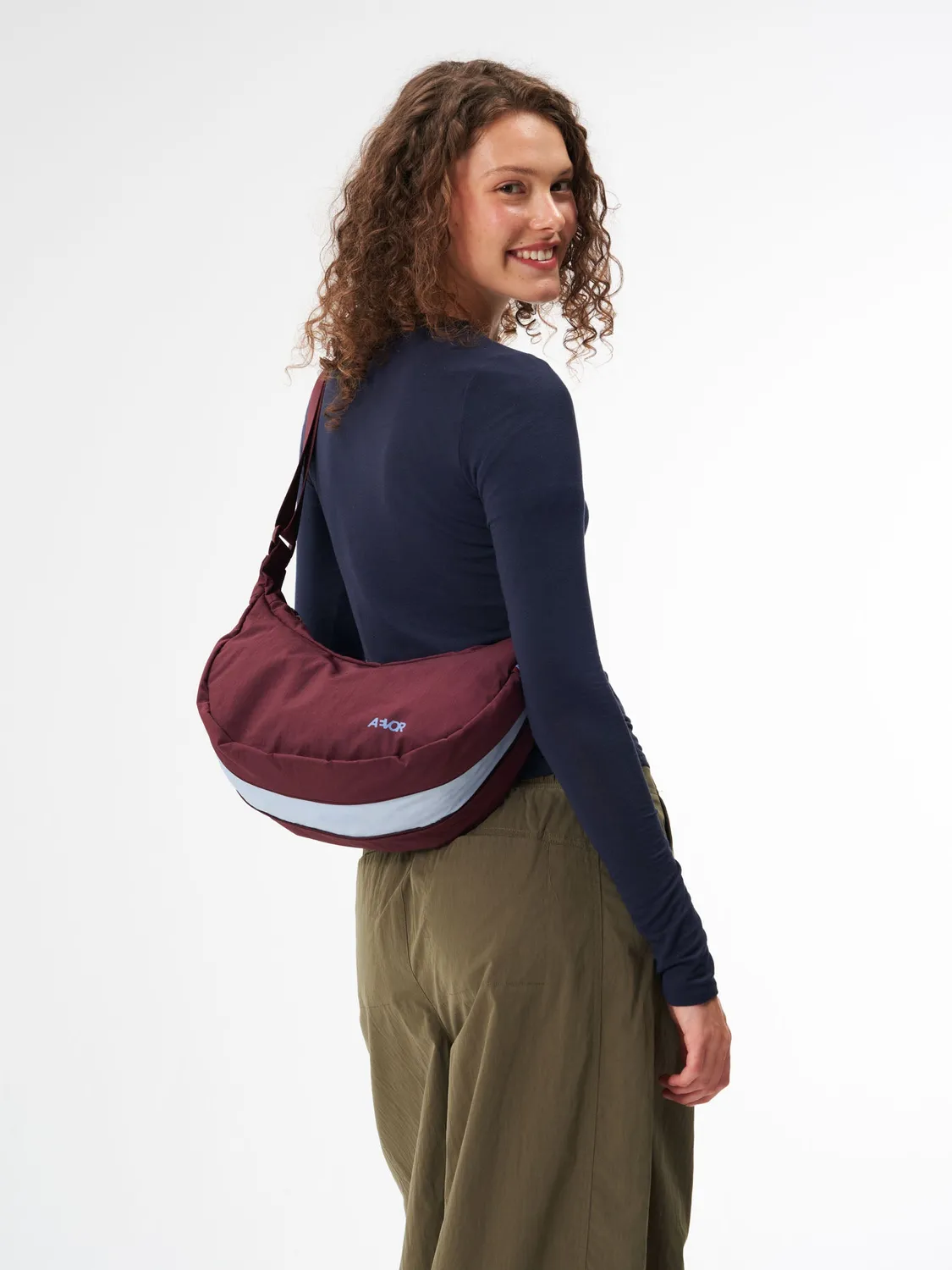 Aevor Sling Bag skuldertaske Burgundy 5,5L