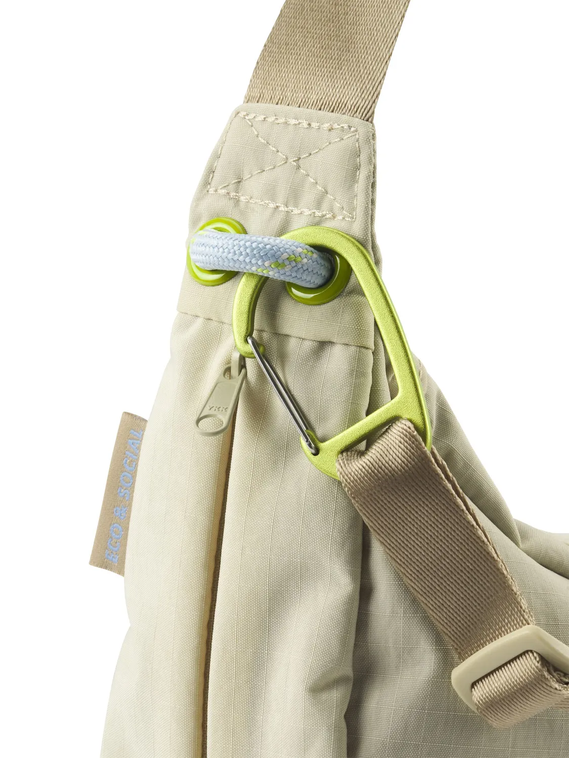Aevor Sling Bag skuldertaske Off-White 5,5 liter udvidbar