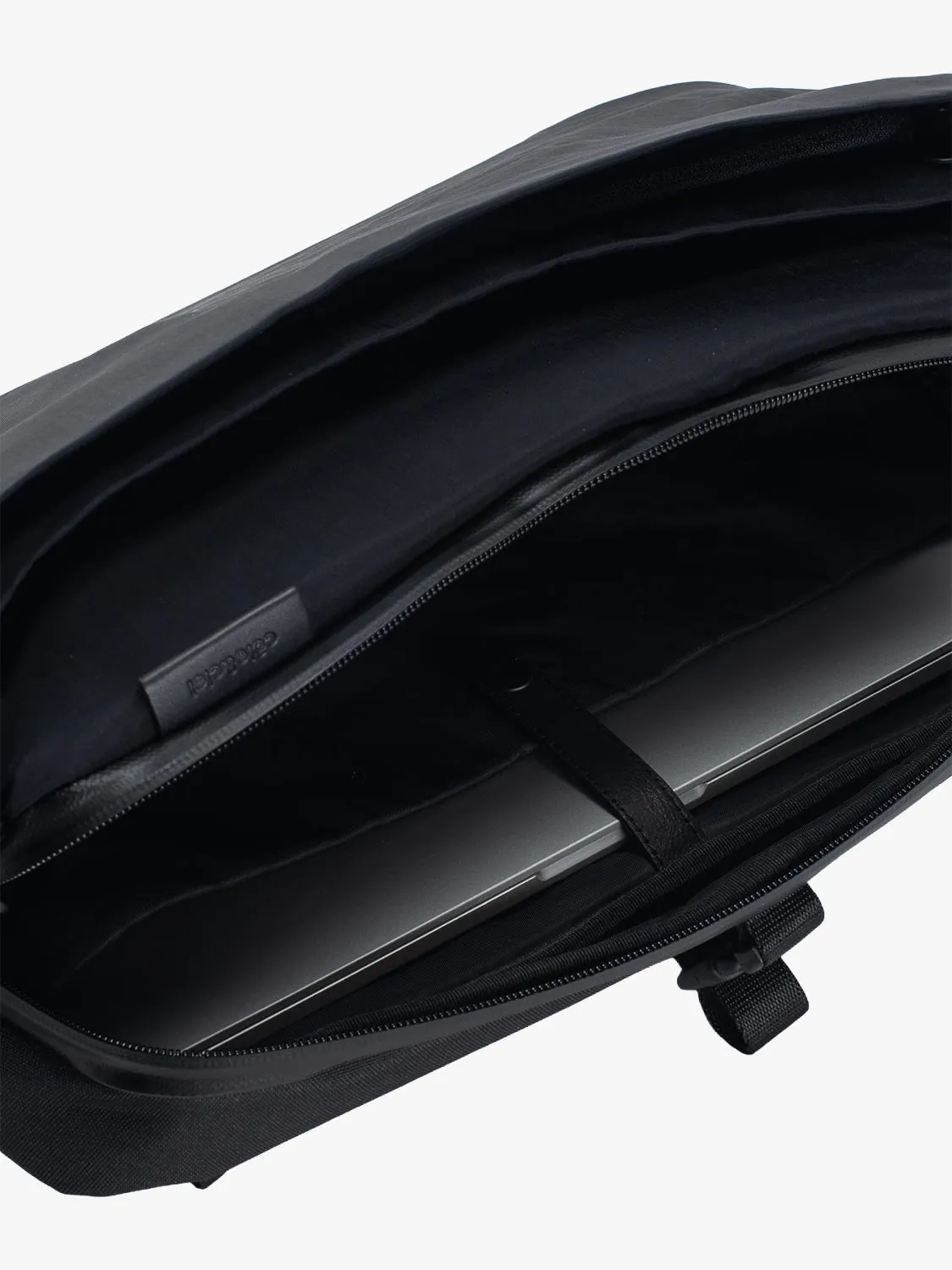 côte&ciel Riss Smooth Black messenger taske sort 5L