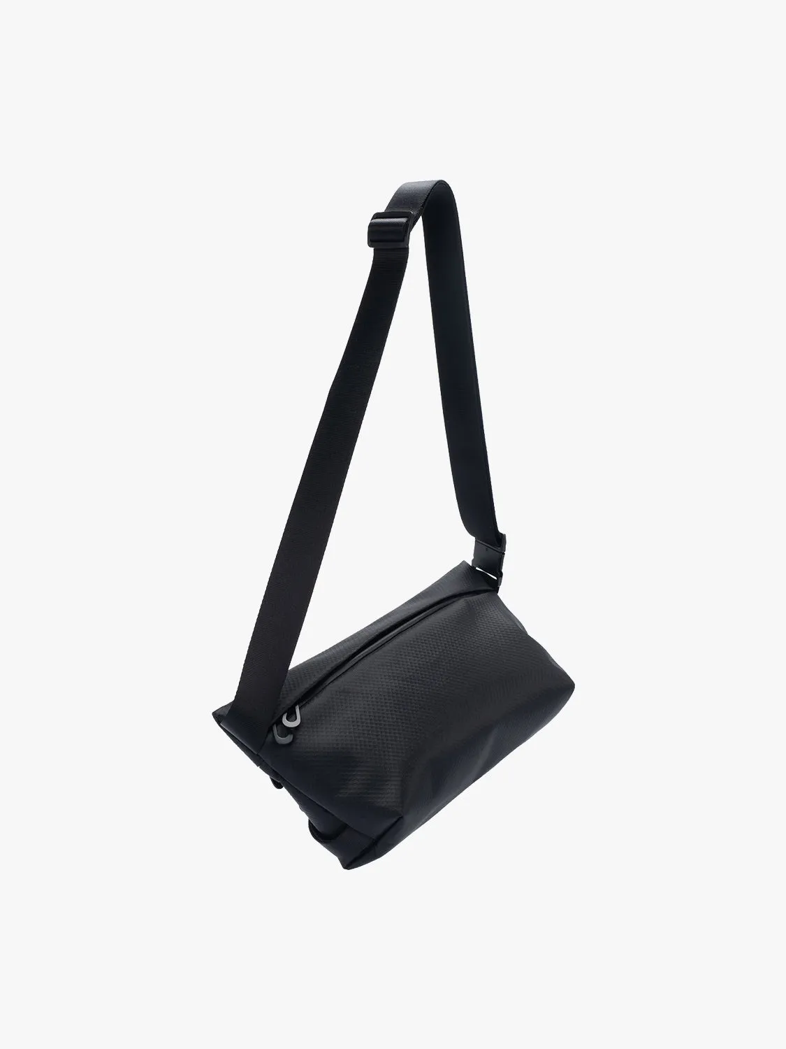 côte&ciel Sinu Satellite crossbodytaske 3L sort