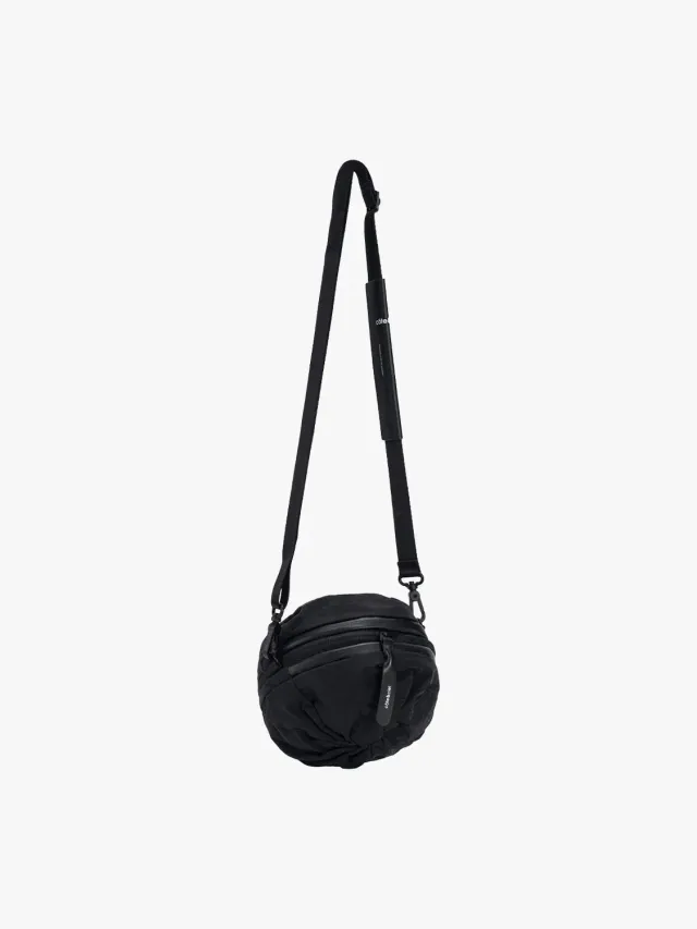côte&ciel Vikos M taske sort 4L crossbody