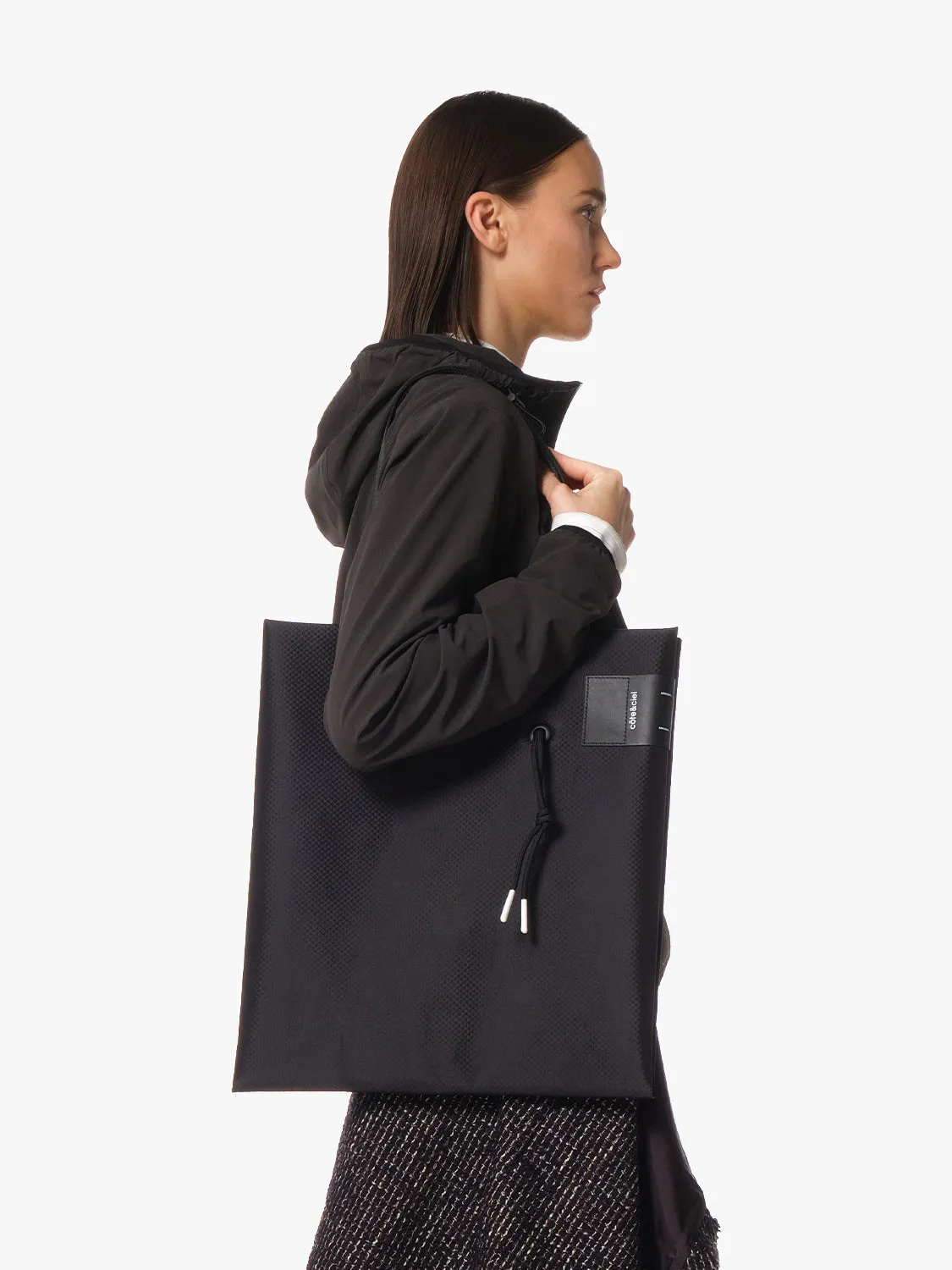 côte&ciel Todd Satellite skuldertaske 17L sort