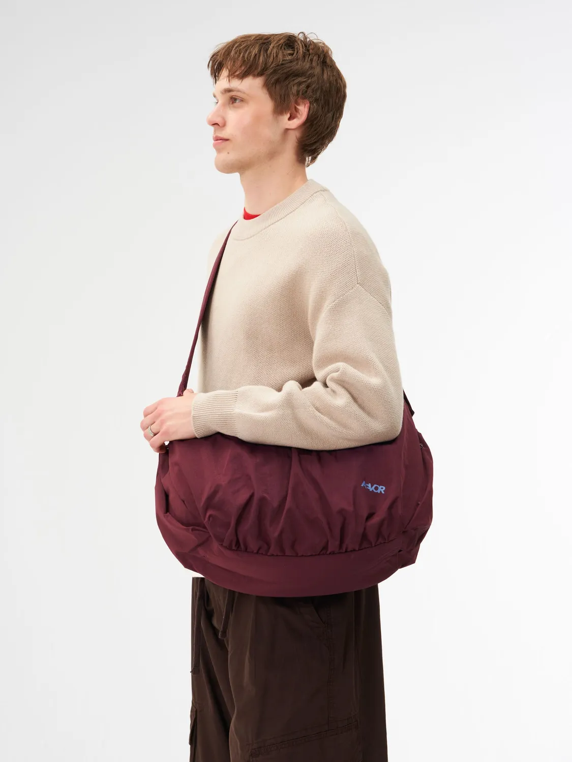 Aevor Slouchy Bag skuldertaske burgundy 23 liter