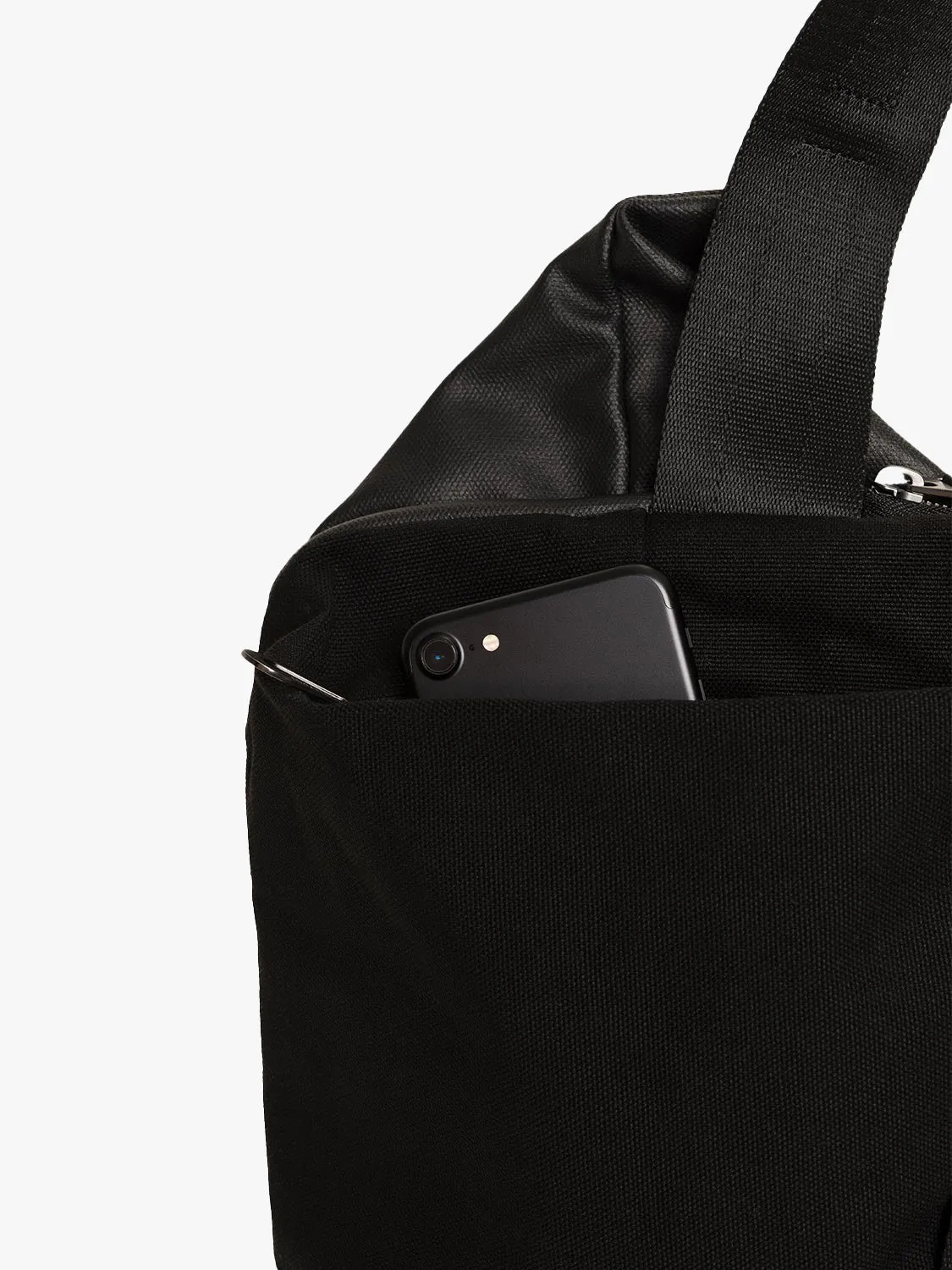 côte&ciel Isarau M skuldertaske 8 liter sort coated