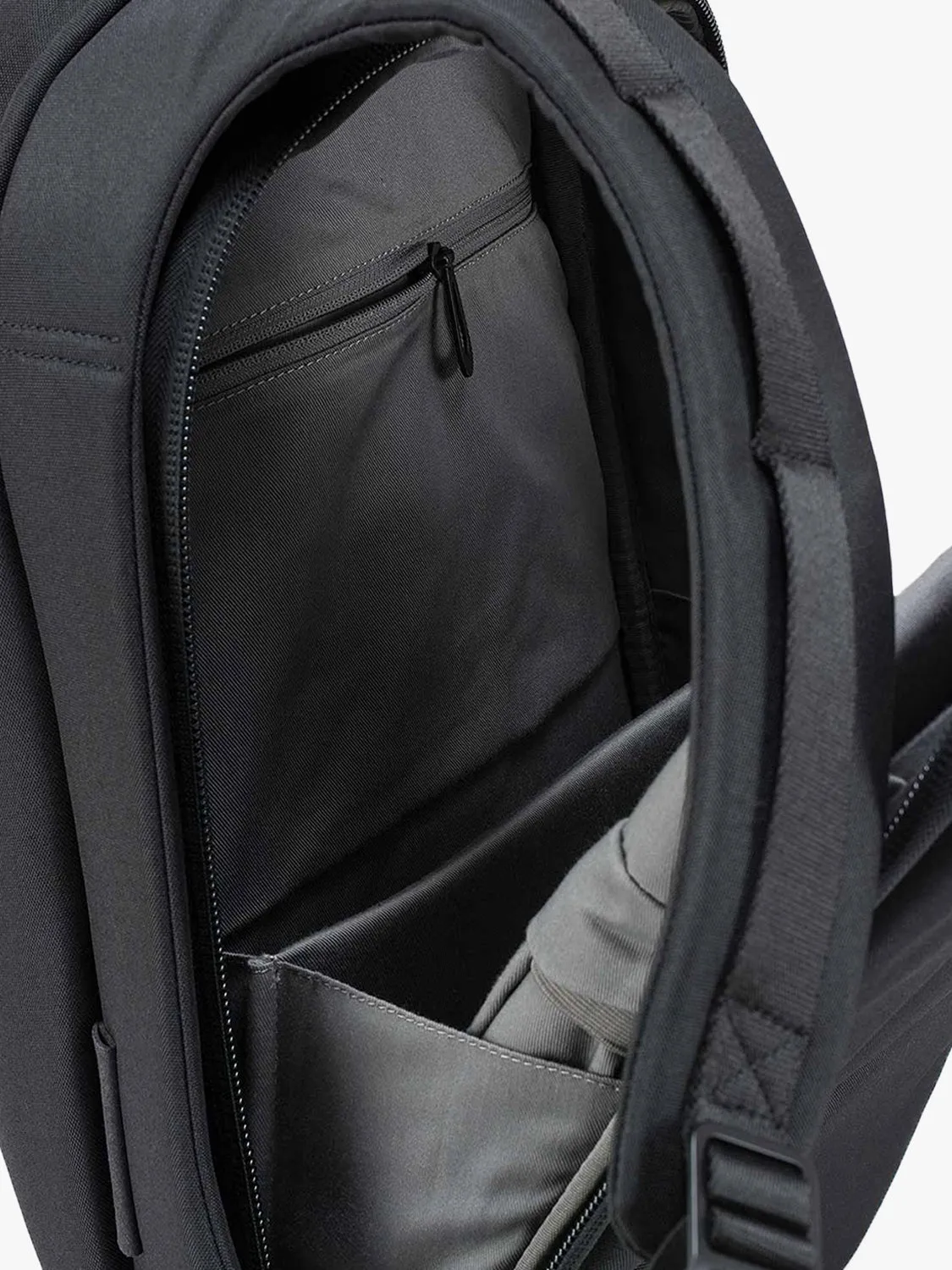 côte&ciel Isar M rygsæk sort 16L bærbar 16"