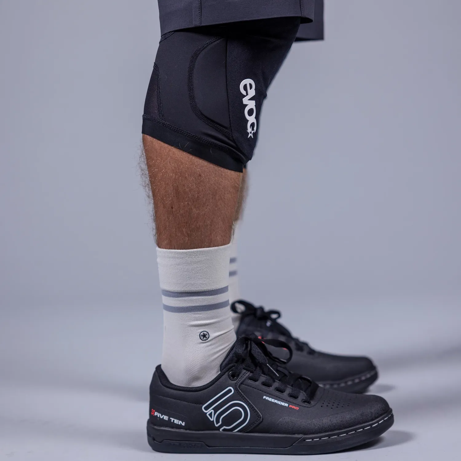 Evoc Knee Protector LS Flex Lite knæbeskytter sort level 2