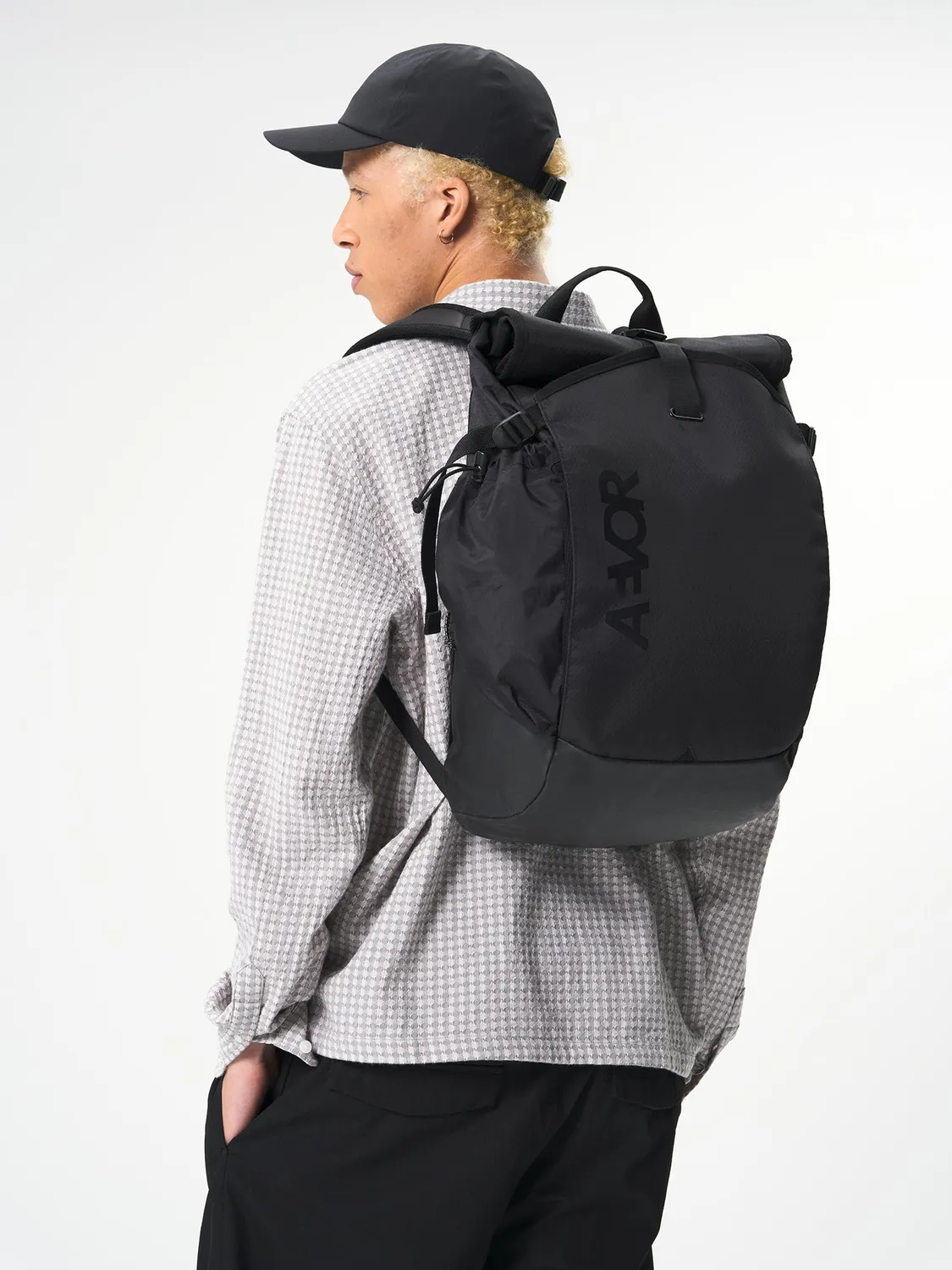 Aevor Roll Pack rygsæk Proof Black rolltop +9 liter
