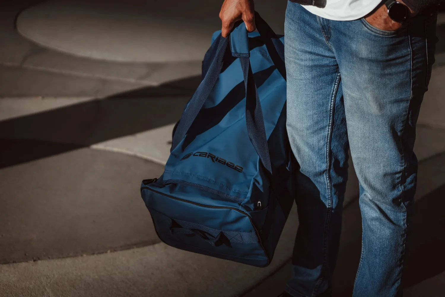 Caribee Titan 50L rejsetaske sort 50 liter vandafvisende