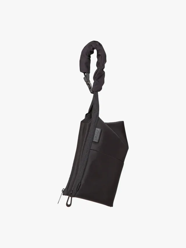 côte&ciel Kivu S Sleek Black clutch sort crossbody-rem