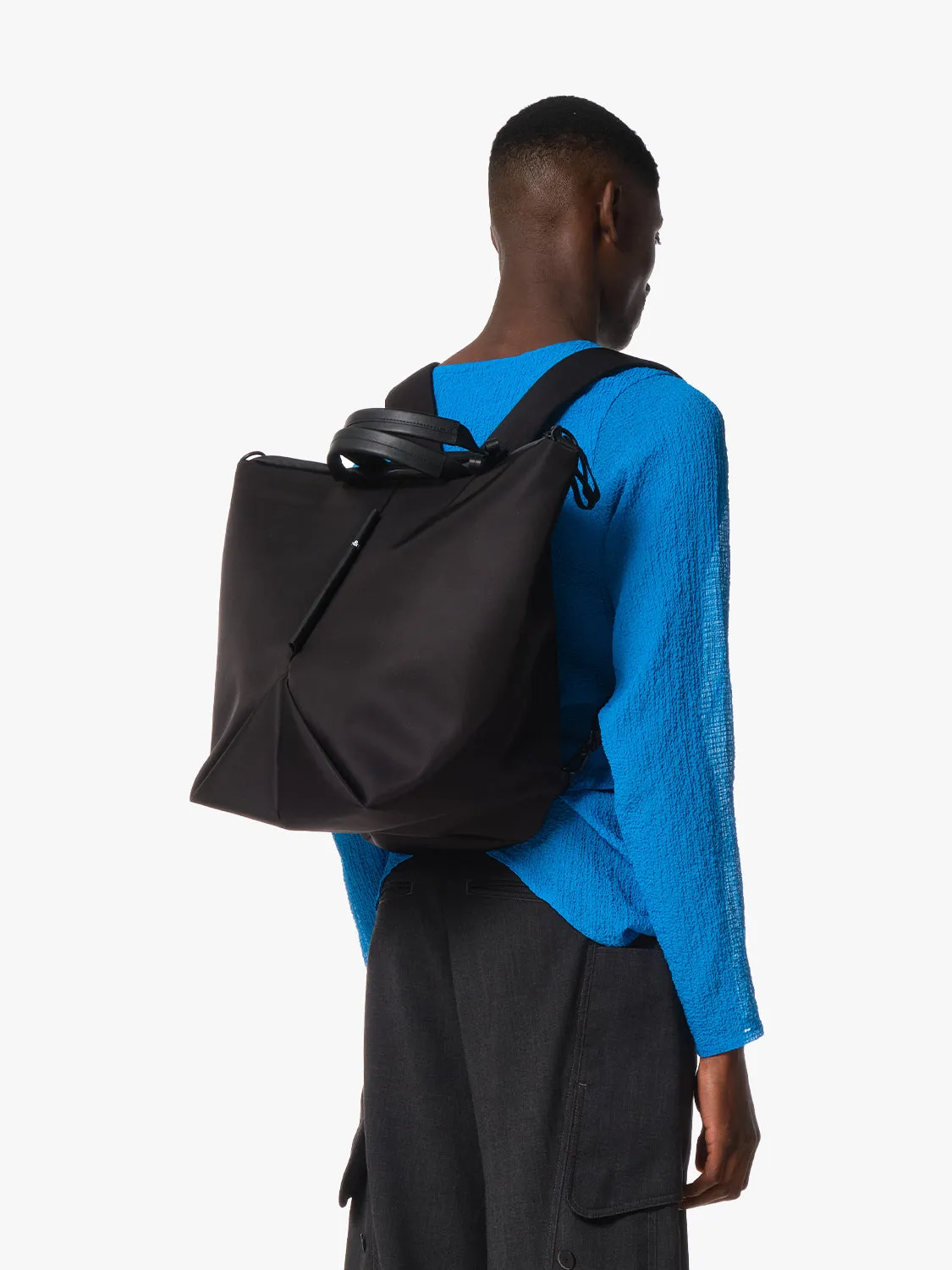 côte&ciel Tamu Sleek Black rygsæk 25,5L sort