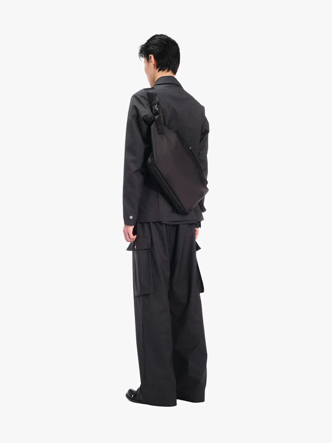 côte&ciel Isarau L Sleek Black sling 14,5 liter laptop 14"