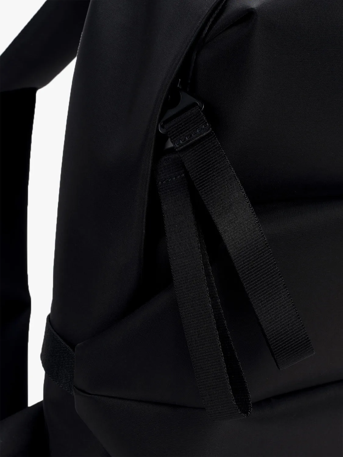 côte&ciel Sava S Sleek Black rygsæk 13,5L laptop small