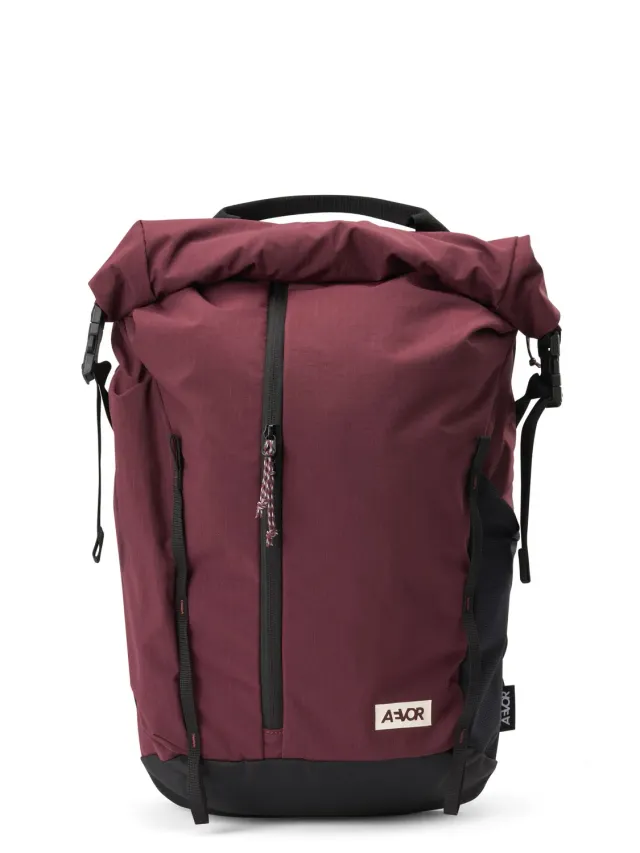 Aevor Active Pack rygsæk bordeaux med regnslag