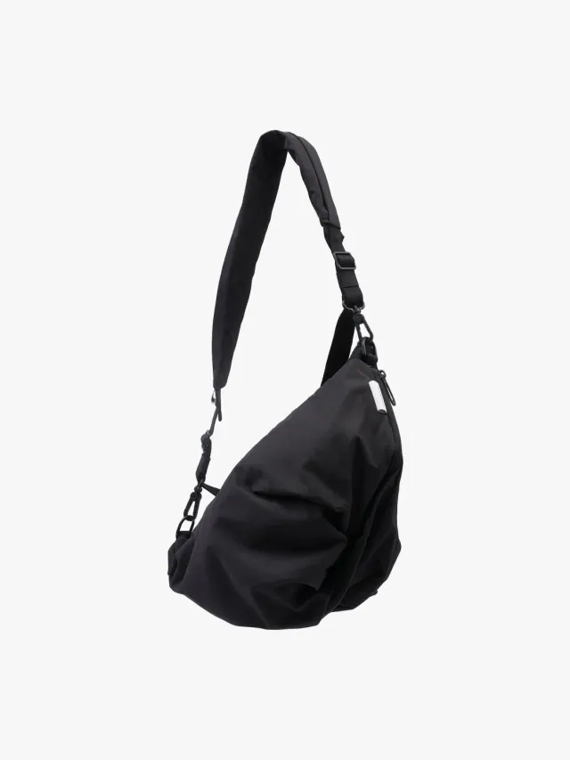 côte&ciel Orne Smooth crossbodytaske 6L sort