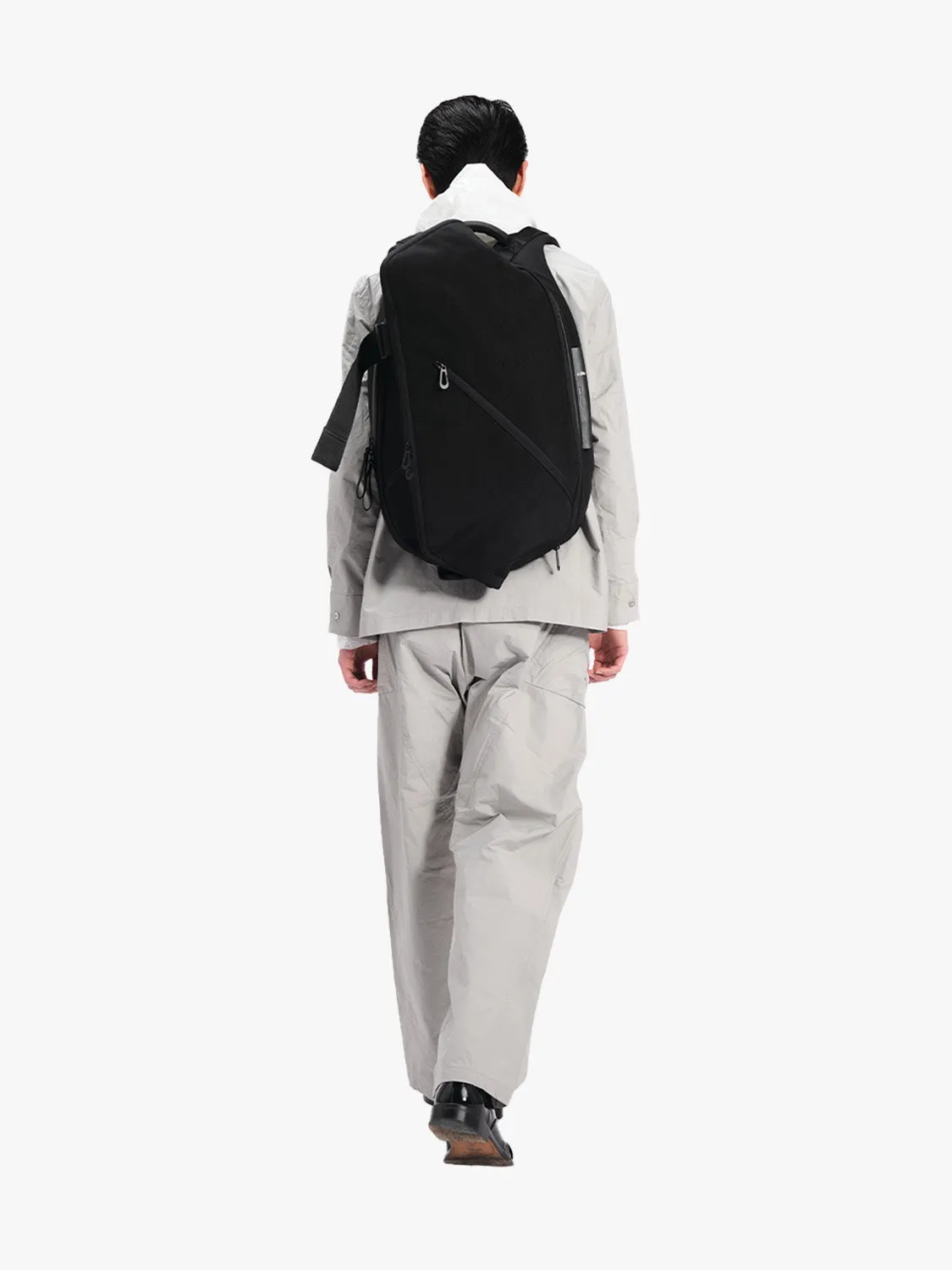 côte&ciel Isar M Round rygsæk sort 16"