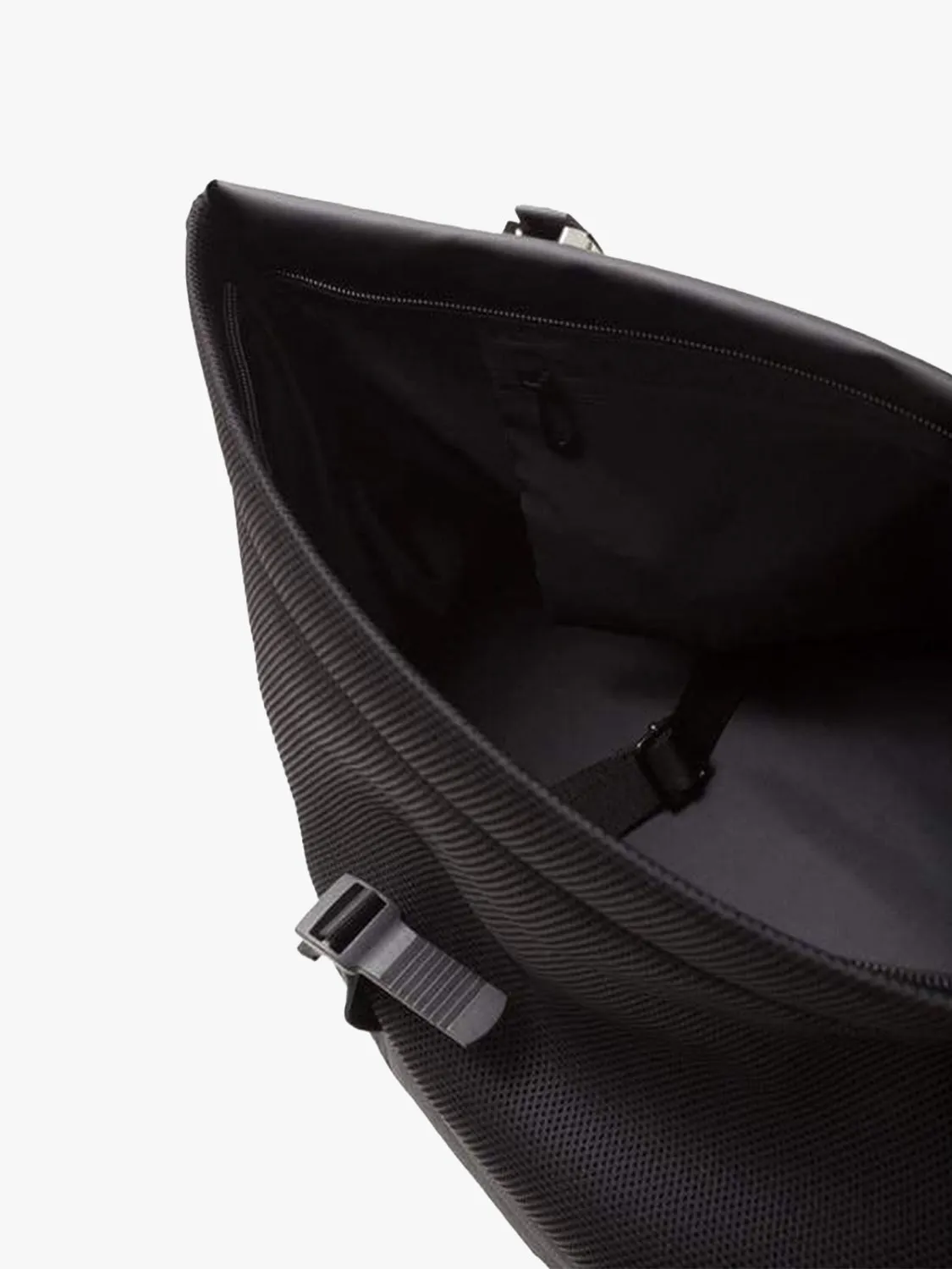 côte&ciel Isar M Obsidian Black rygsæk sort vandafvisende