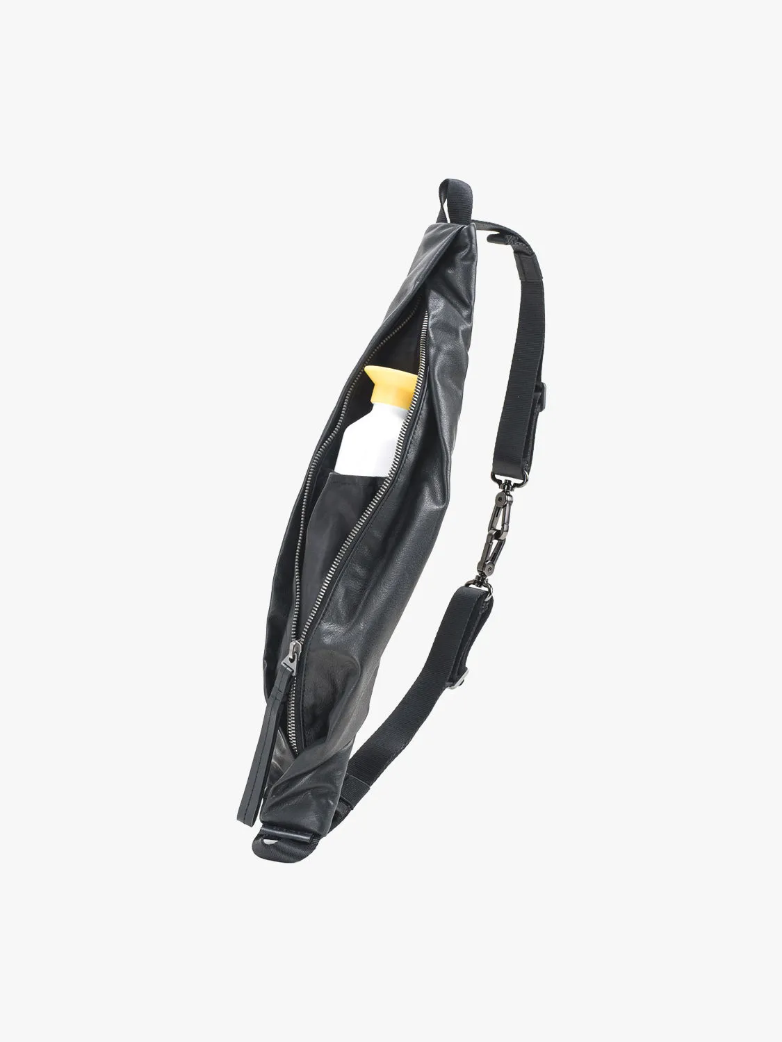 côte&ciel Adda Alias Leather crossbody taske sort 2,2L læder