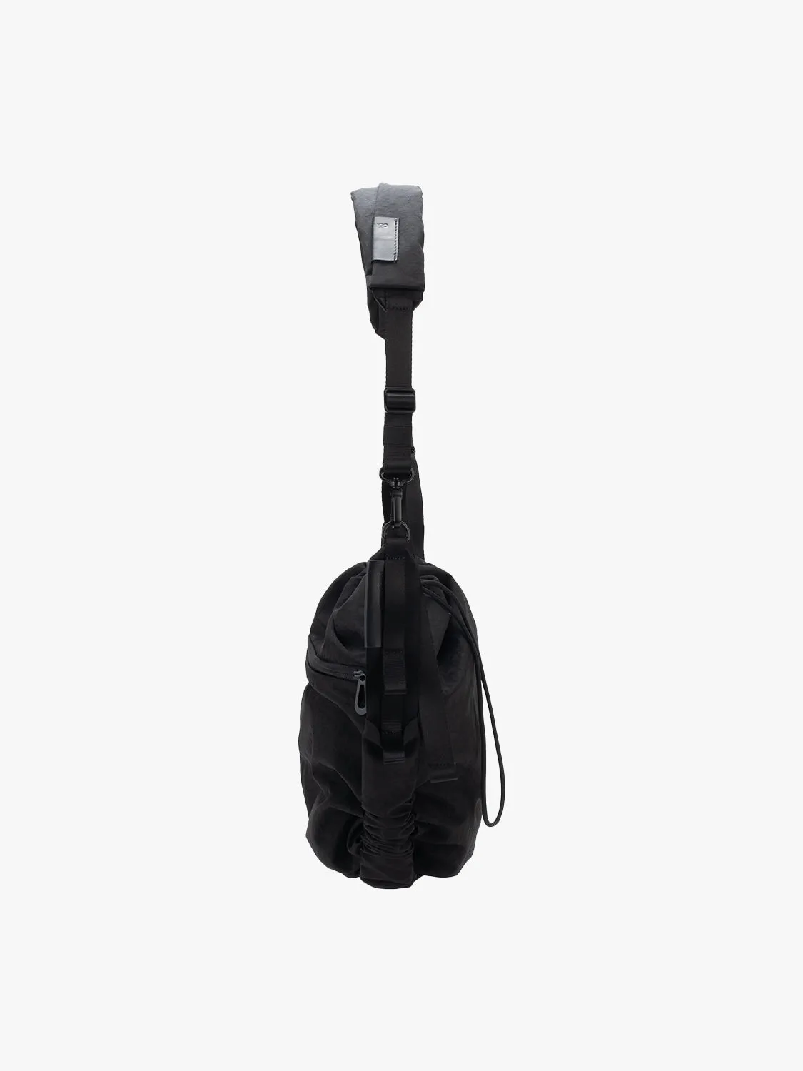 côte&ciel Uva Carbon Black crossbody 13 liter