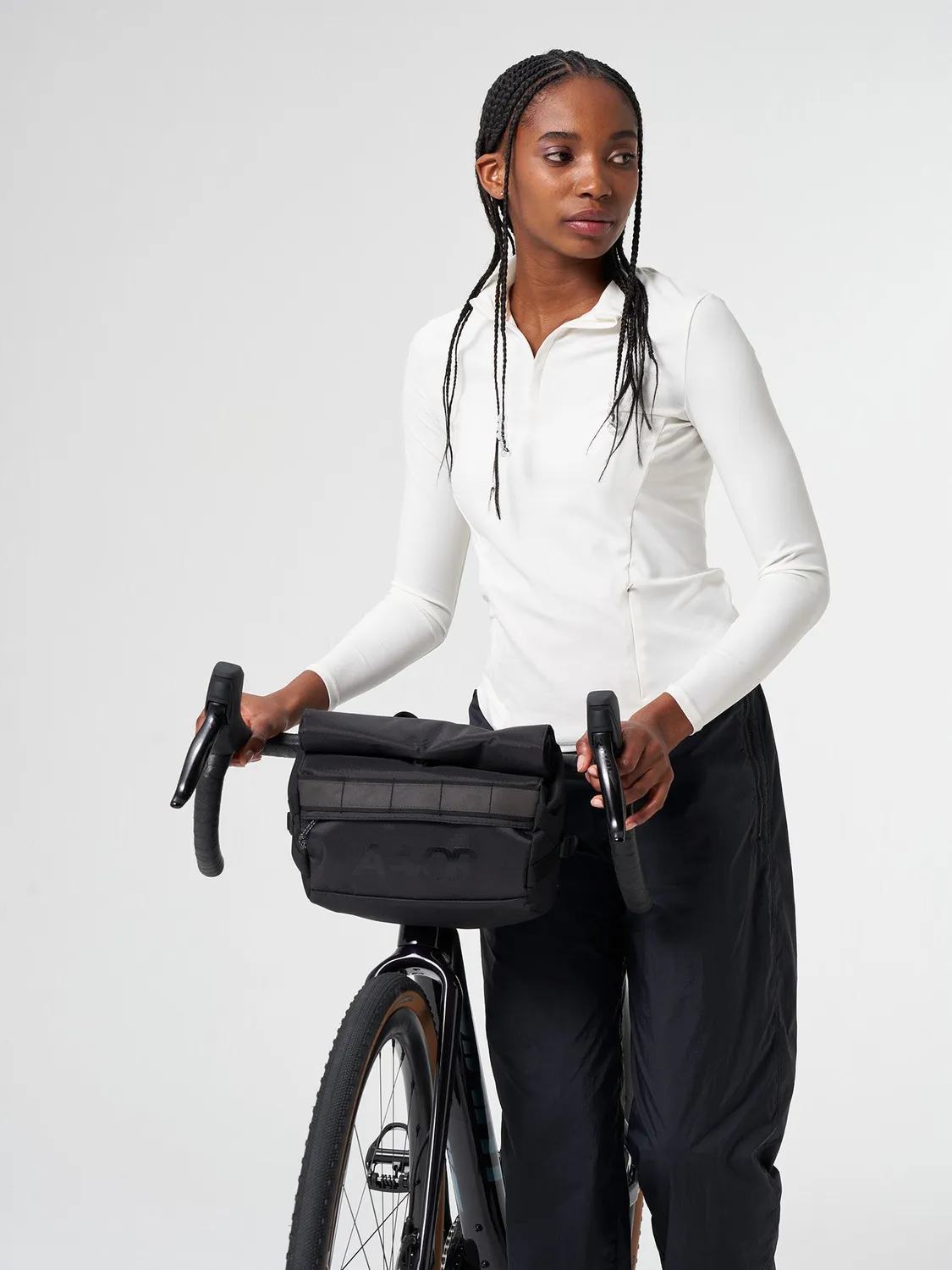 Aevor Waist Pack Proof Black bæltetaske sort vandafvisende