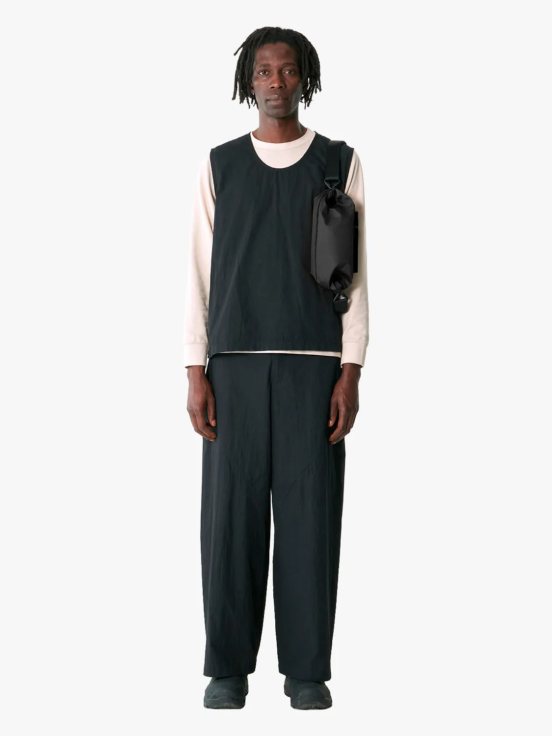 côte&ciel Nestos Smooth bæltetaske sort nylon