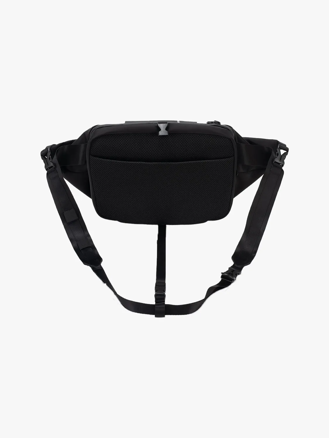 côte&ciel Isarau L Sleek Black sling 14,5 liter laptop 14"