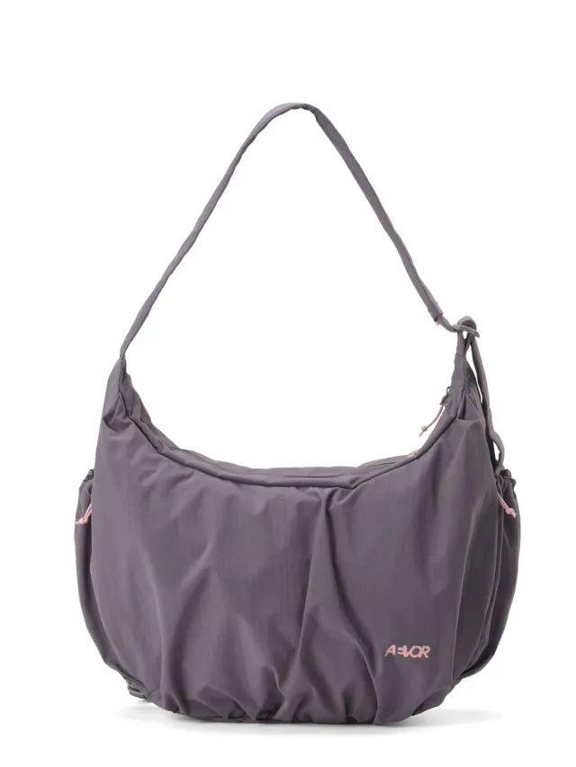 Aevor Slouchy Bag skuldertaske grå 23 liter laptop