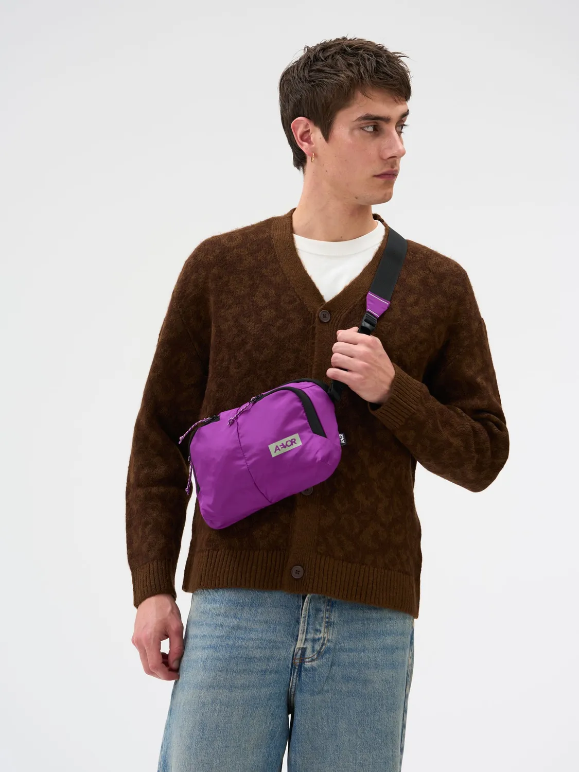 Aevor Sacoche Bag skuldertaske Ripstop Electric Fuchsia 4 liter