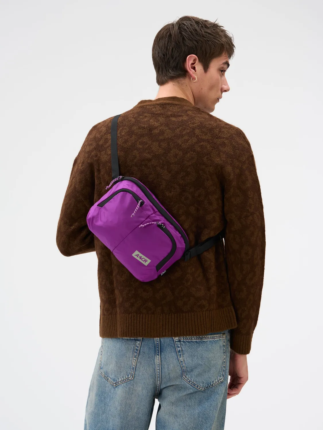 Aevor Sacoche Bag skuldertaske Ripstop Electric Fuchsia 4 liter