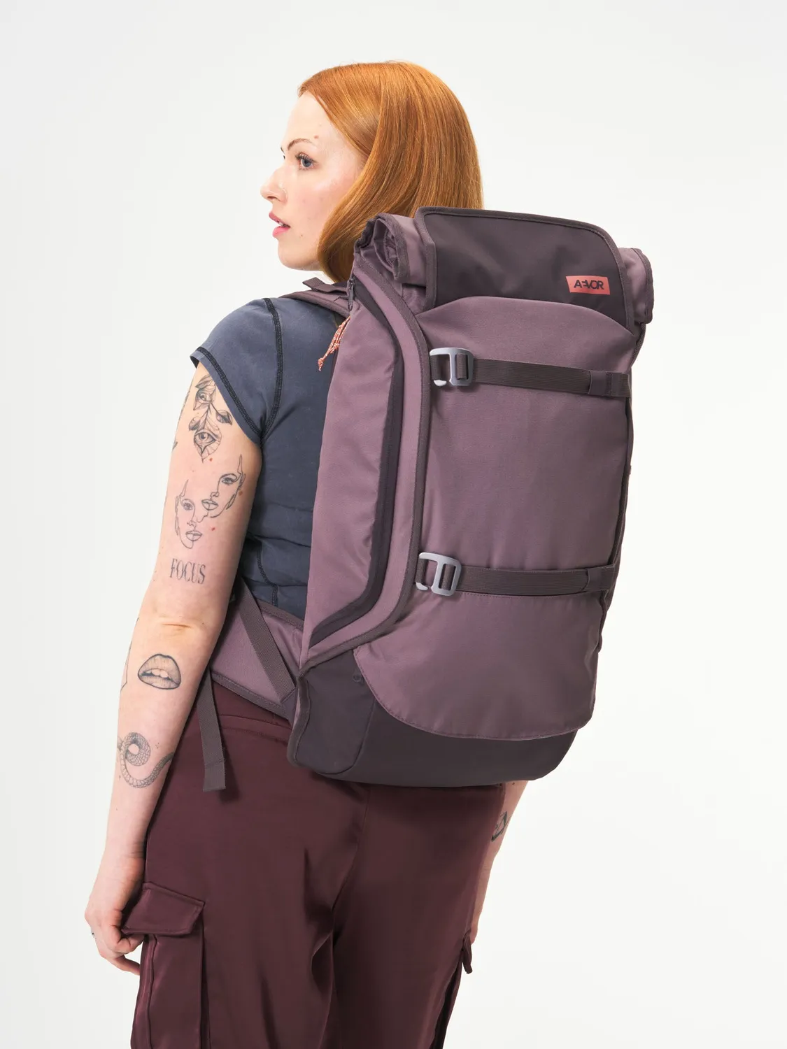 Aevor Travel Pack rejserygsæk Oxy Purple 38-45 liter håndbagage