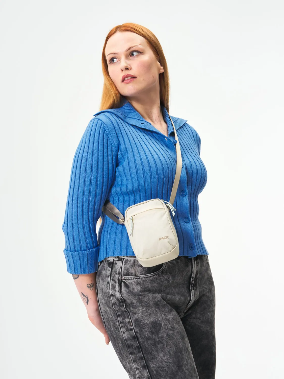 Aevor Easy Ride Pouch hoftetaske off-white lille