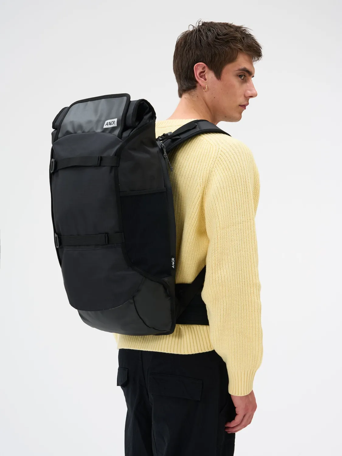 Aevor Travel Pack rygsæk Proof Black 38-45 liter