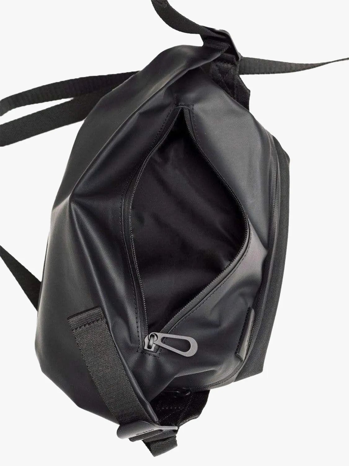 côte&ciel Isarau S Obsidian Black skuldertaske sort