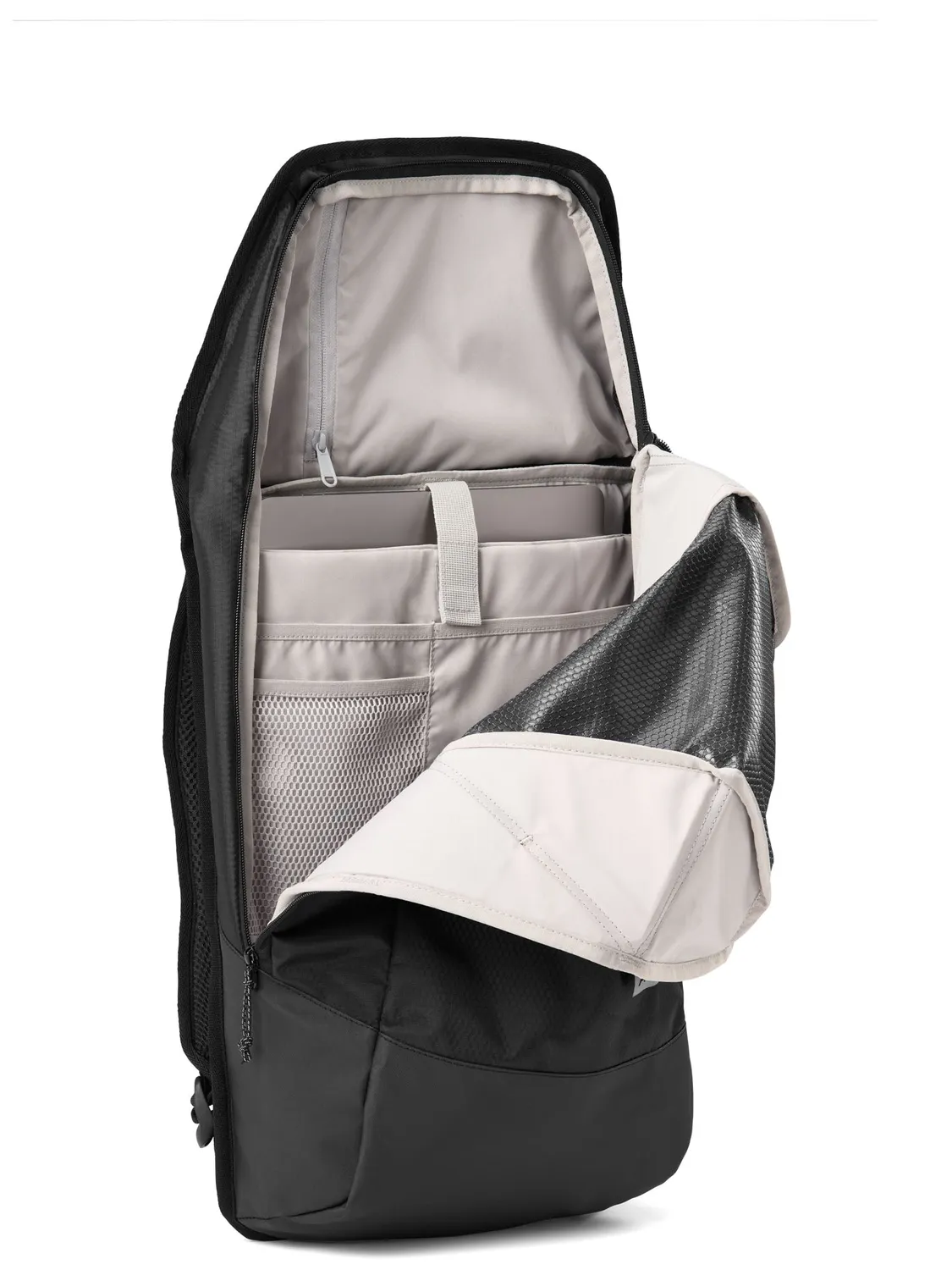 Aevor Daypack Proof Black rygsæk 18L vandafvisende