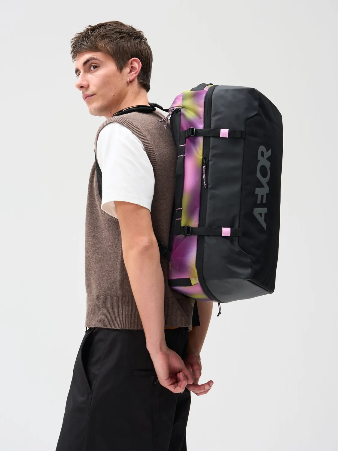 Aevor Duffel Pack rygsæk Psychedelic Slush 47-60L