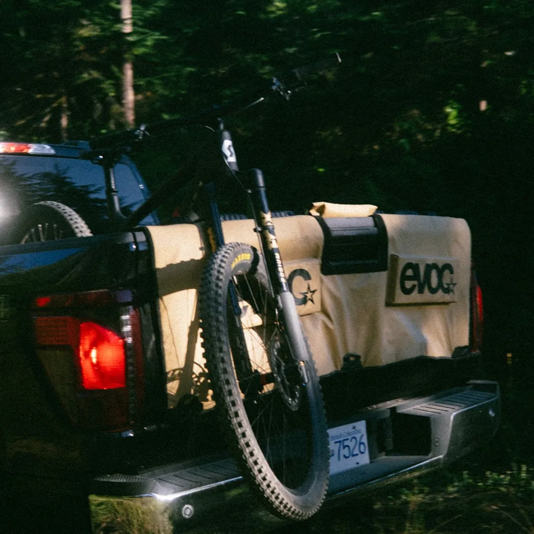 Evoc Tailgate Pad ladbeskytter sort M/L polstret