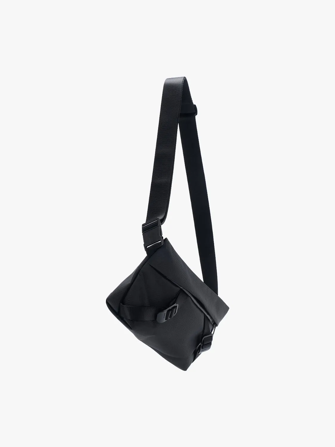 côte&ciel Sinu Satellite crossbodytaske 3L sort