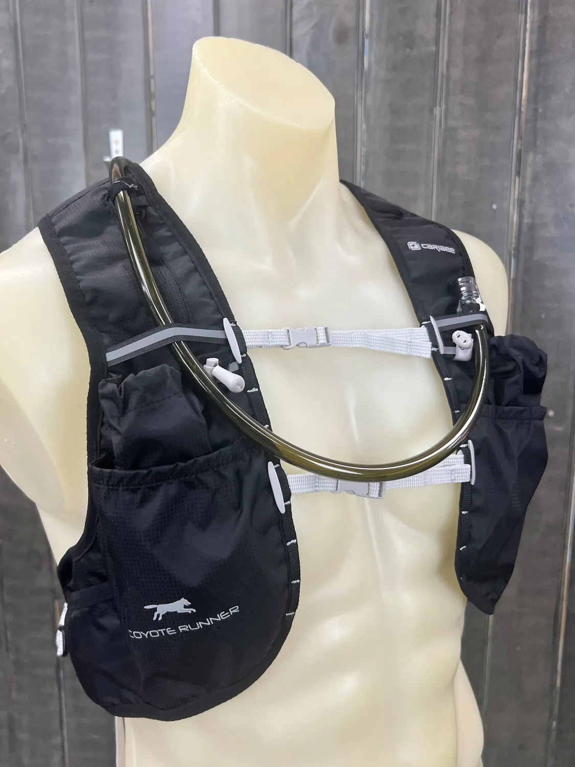 Caribee Coyote Runner 2L løbevest 2L sort