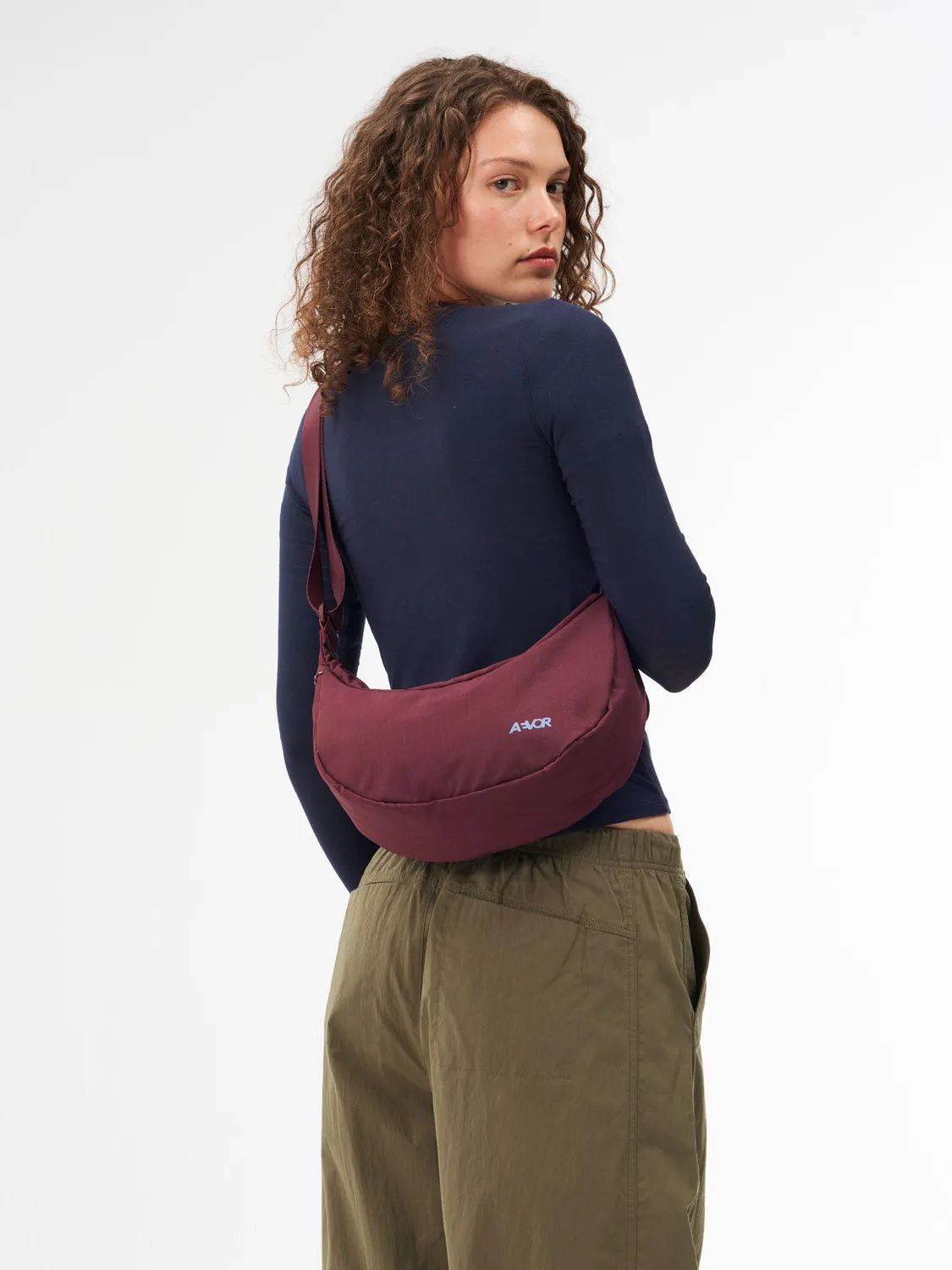 Aevor Sling Bag Small slingtaske 4 liter Burgundy