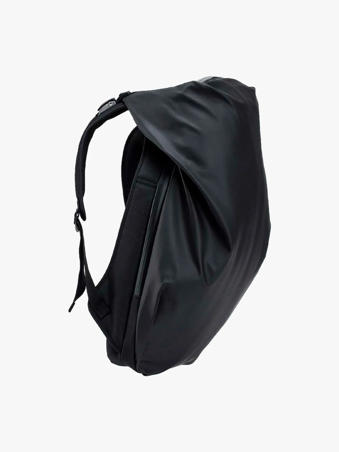 côte&ciel Nile M Obsidian Black rygsæk 5L laptop 16"