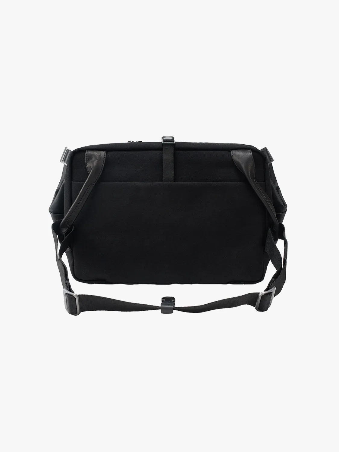 côte&ciel Riss Coated Canvas Black skuldertaske sort vandafvisende