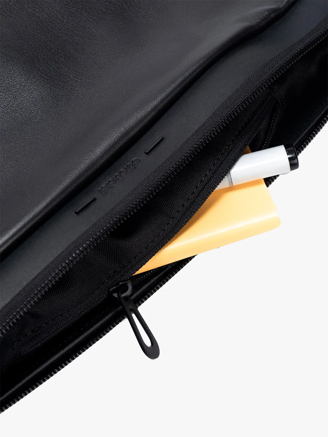 côte&ciel Orne Alias crossbody Black 6L læder