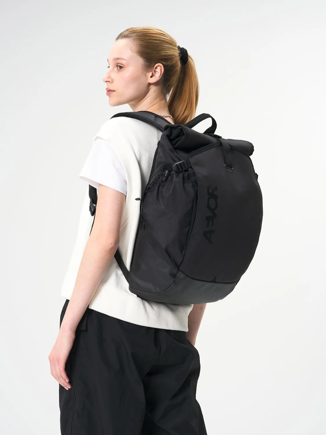 Aevor Roll Pack rygsæk Proof Black rolltop +9 liter